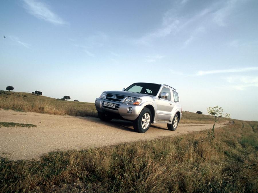  Mitsubishi Montero 3-Door 1999 года  (фото 16 из 21)
